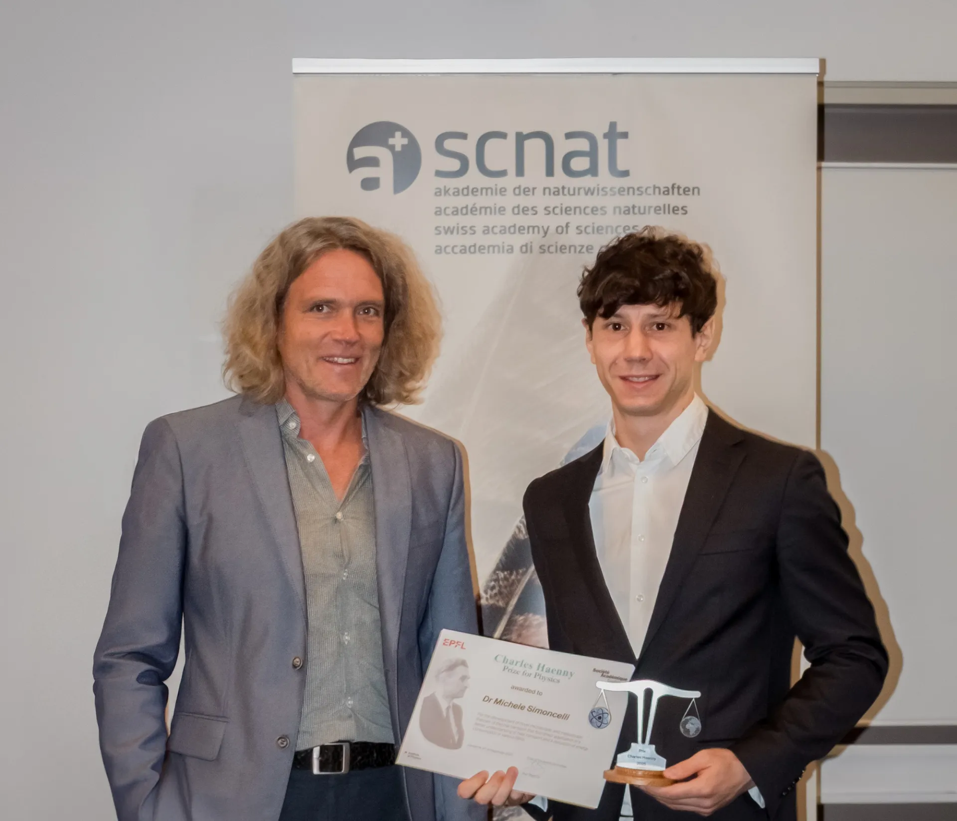 Prof Hugo Dil (left), Head of the Charles Haenny Prize Committee, presents the 2025 Charles Haenny Prize to Prof Michele Simoncelli (right) at the award ceremony in Lausanne, Switzerland.